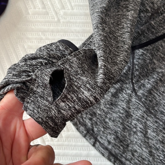 Nike running top - Picture 4 of 5